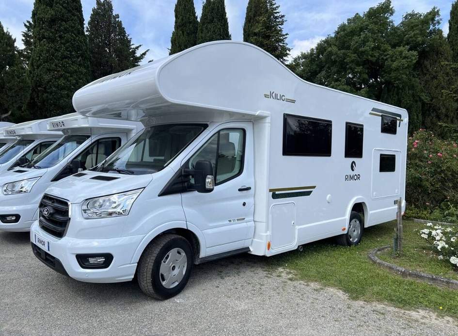 RIMOR на базе Ford Transit для шести человек с АКПП и премиальным пакетом